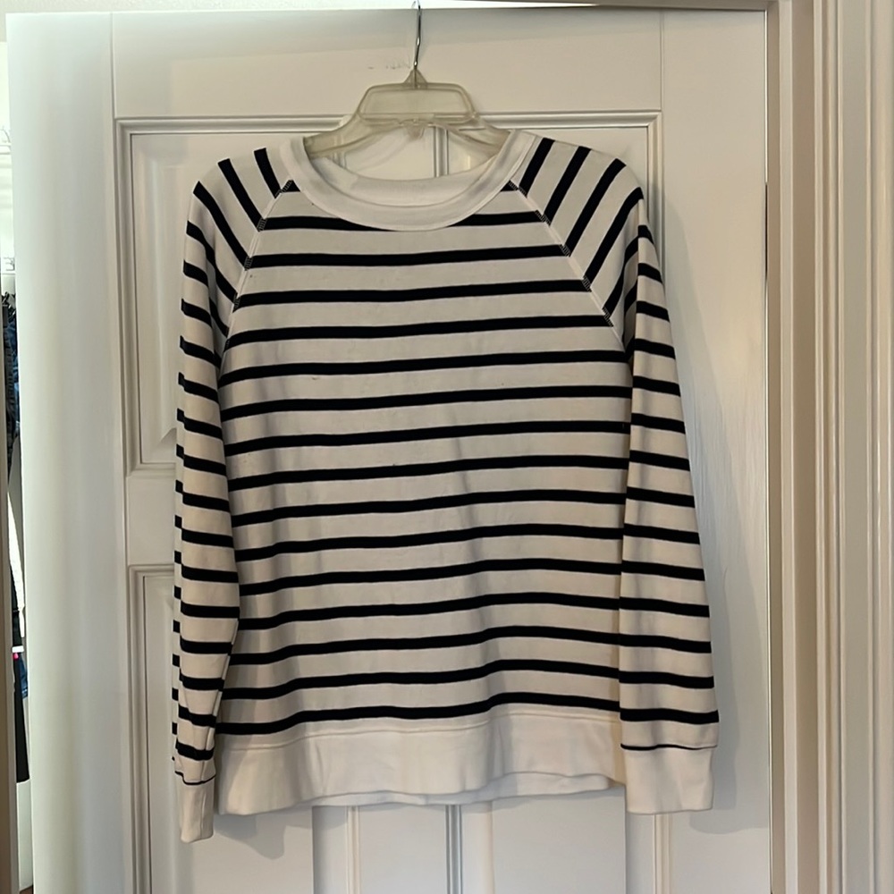Old navy fleece sweatshirt